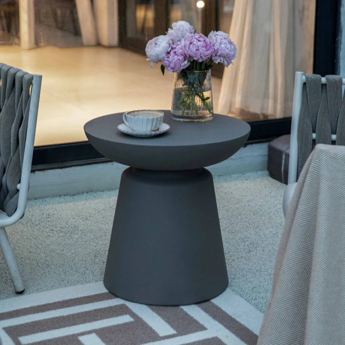 Table Basse Extérieur Béton Ciré Kylix 50cm – Design Épuré